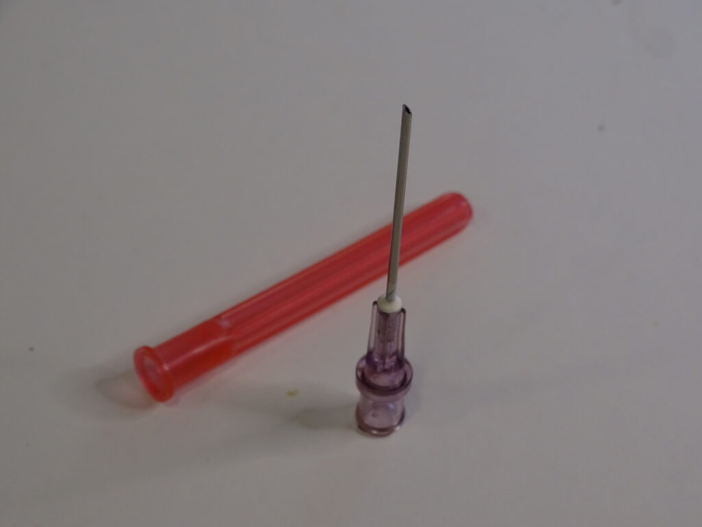 Sterile 18G Filtered Blunt Syringe Needles (5 Pack) Bees